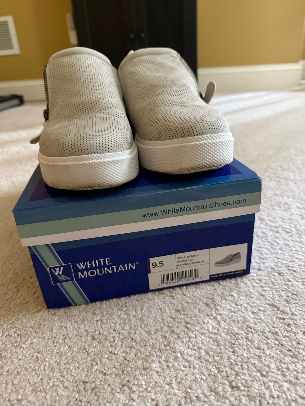 White Mountain Women’s Slip-On Sneakers in Light Gray - Size 9.5